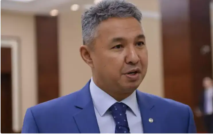 دەپۋتات ازات پەرۋاشەۆ قانشا ايەلى بارىن ايتتى