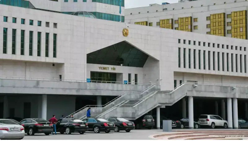 ەندى مينيسترلەر جۋرناليستەرمەن كەستە بويىنشا كەزدەسەدى