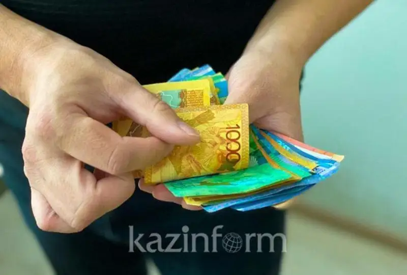 Atyraýda keı kompanııalar jumysshylarǵa jalaqysyn bermeı kelgen
