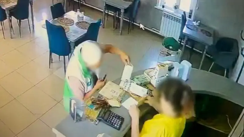 وسكەمەندە ءدامحاناعا كەلىپ، ءدىني كىتاپتار تاراتقان زەينەتكەرگە ايىپپۇل سالىندى