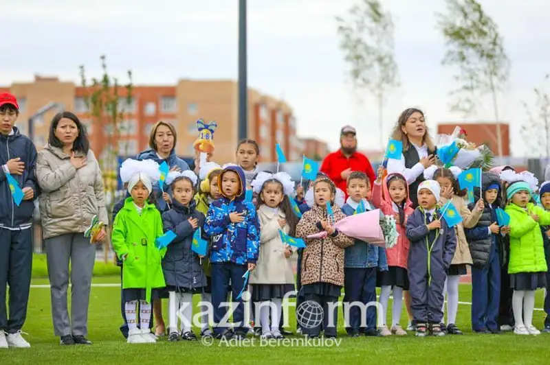 Қозоғистондаги мактабларида биринчи қўнғироқ чалинди