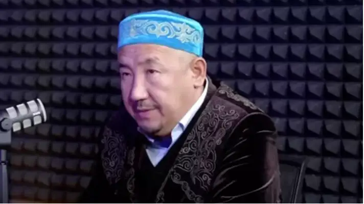 نۇرلان يمام دومبىرانى حارامعا تەڭەگەن ۋاعىزشى ايەلگە جاۋاپ بەردى