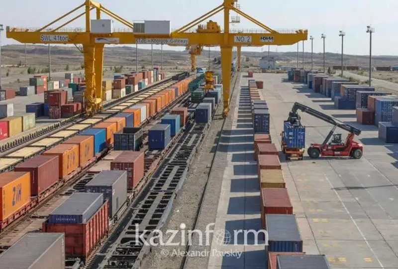 قازاقستان ەۋرازيانىڭ ترانزيتتىك حابى رەتىندە ءوز ءرولىن كۇشەيتۋگە نيەتتى - توقايەۆ