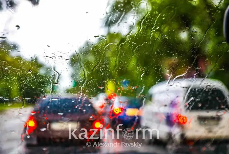 Штормовое предупреждение объявлено в Астане и ряде регионов Казахстана