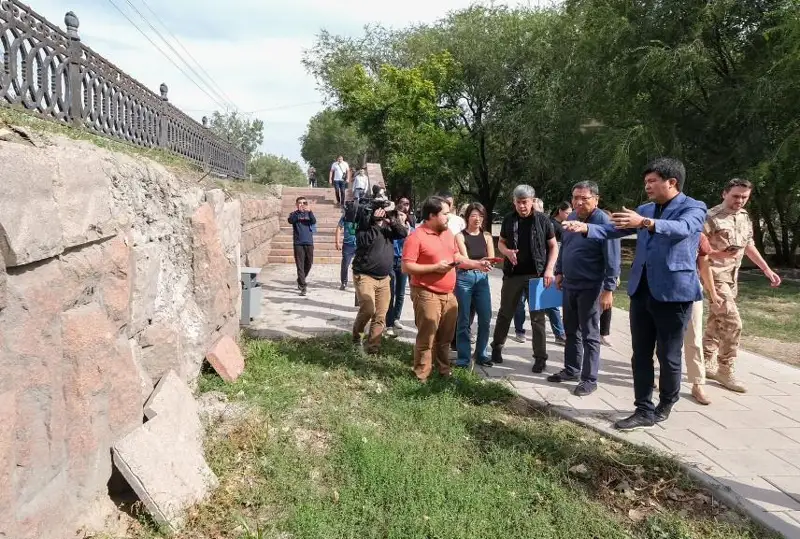 Когда закончат реконструкцию моста по Сейфуллина через БАК в Алматы