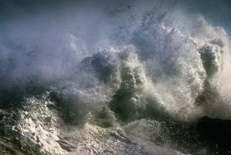 Хитойга «Саола» тўфони яқинлашгани сабабли ўқув йили қолдирилди