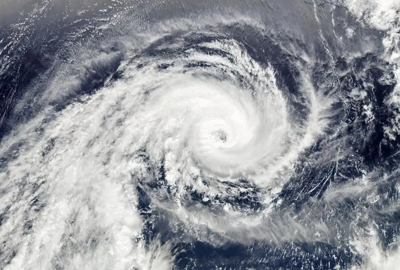 «Саола» супертайфуни Хитойга яқинлашди