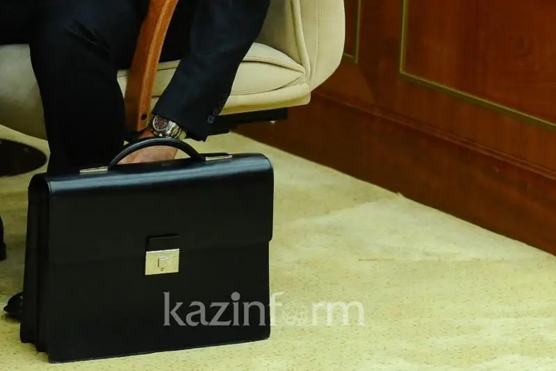 Prezıdent 4 mınıstrdi qyzmetterinen bosatty