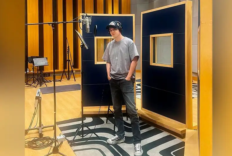 ديماش قۇدايبەرگەن تۇسىرىلىمدەرگە قاتىسۋ ءۇشىن قىتايدا ءجۇر