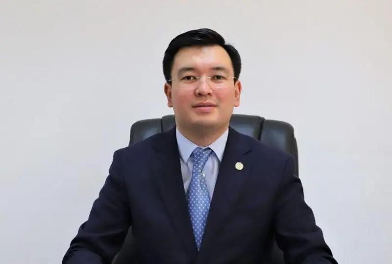 Видишь высокообразованных людей и сам подтягиваешься - член президентского кадрового резерва