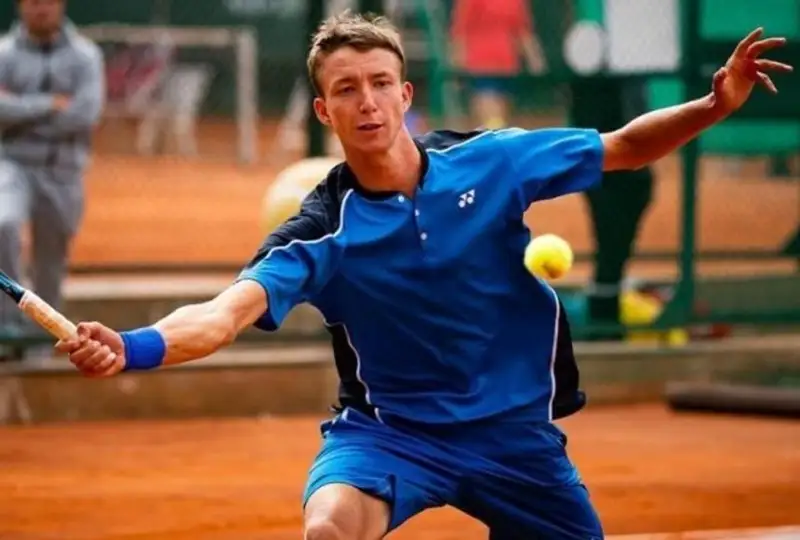 Казахстанский теннисист Григорий Ломакин сенсационно выиграл турнир в Таиланде
