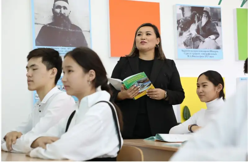 الماتى مەكتەپتەرىنە قانداي مۇعالىمدار جەتىسپەيدى