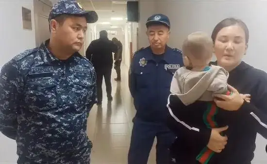 تالدىقورعاندا ءبىر ايدان بەرى 8 ايلىق ءسابيىن ىزدەپ جۇرگەن ايەل بالاسىمەن قاۋىشتى