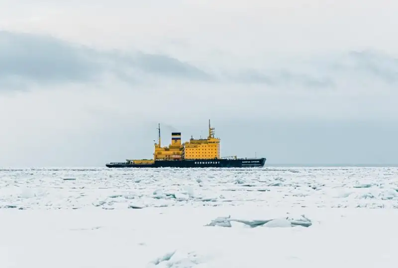 اۆستراليا انتاركتيكادا اۋىرىپ قالعان زەرتتەۋشىنى قۇتقارۋ ءۇشىن مۇزجارعىش كەمە جىبەردى