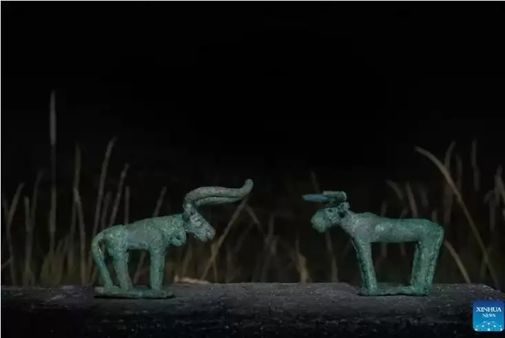 قىتايدا 3000 جىل بۇرىنعى قابىرلەر تابىلدى