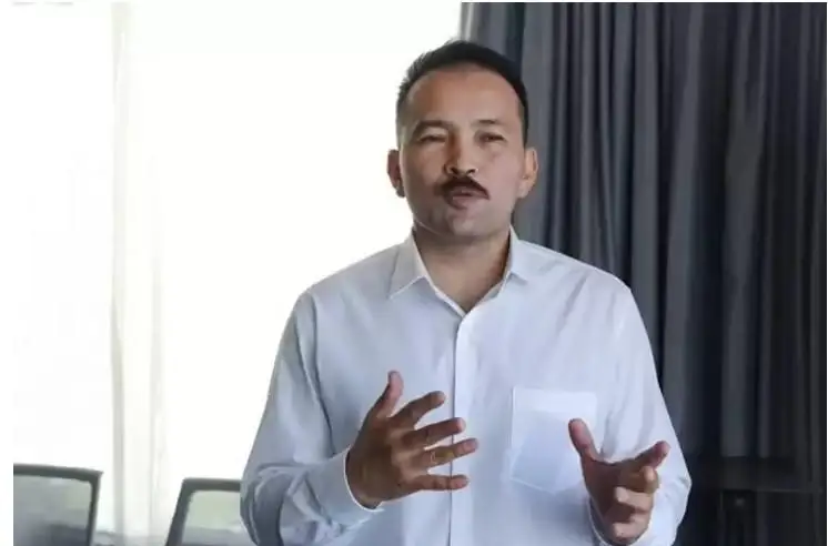 شەتەل بانكتەرىنىڭ كەلۋىنەن تۇتىنۋشى پايدا كورۋى كەرەك - قارجى ساراپشىسى