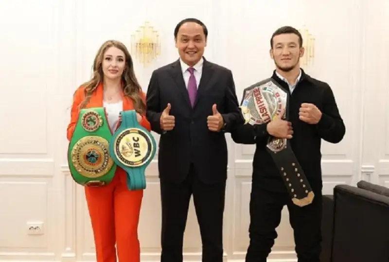 Рустема Кудайбергенова и Ангелину Лукас поздравил аким Жамбылской области