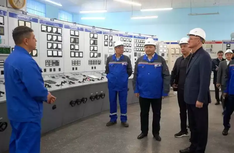 第一副总理视察东哈州供热站维护工作情况