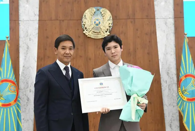 Свыше тысячи грантов выделили в Астане для выпускников