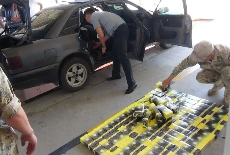 قورعاس بەكەتىنەن تاۋاردى جاسىرىن الىپ وتۋگە قولدانىلعان اۆتوكولىك تاركىلەندى