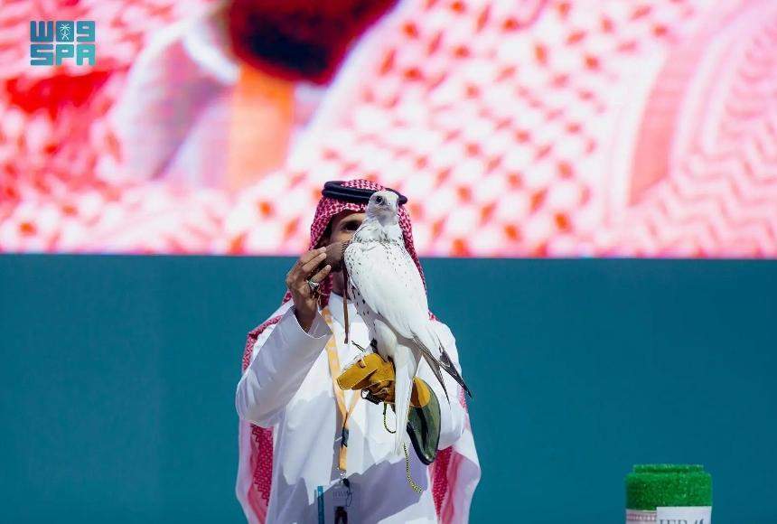 Saudi Falcon Auction Sees Ultra-White Hur Falcon Fetch $146,000