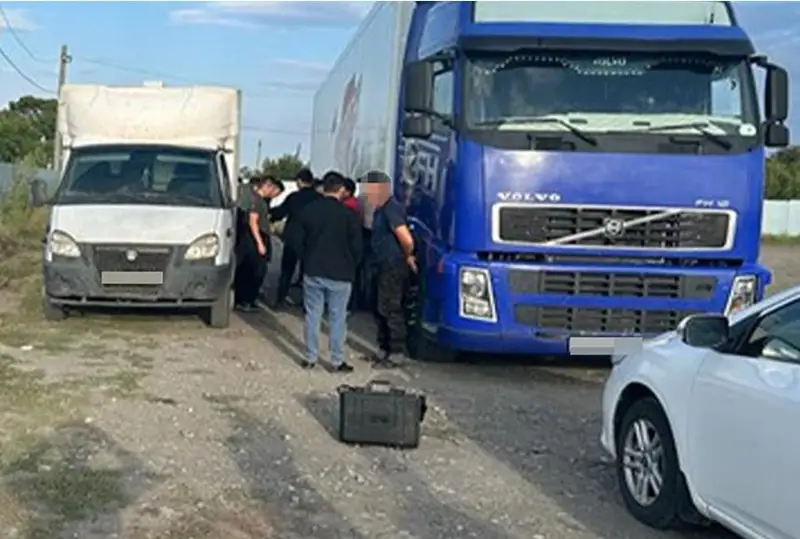 Qostanaıda esirtki jetkizetin qylmystyq toptan 335 keli marıhýana tárkilendi