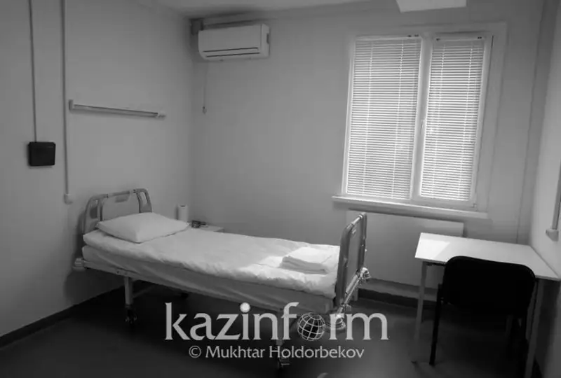Qostanaı oblysynda kóbik keshinde toq soqqan kishkentaı qyz qaıtys boldy