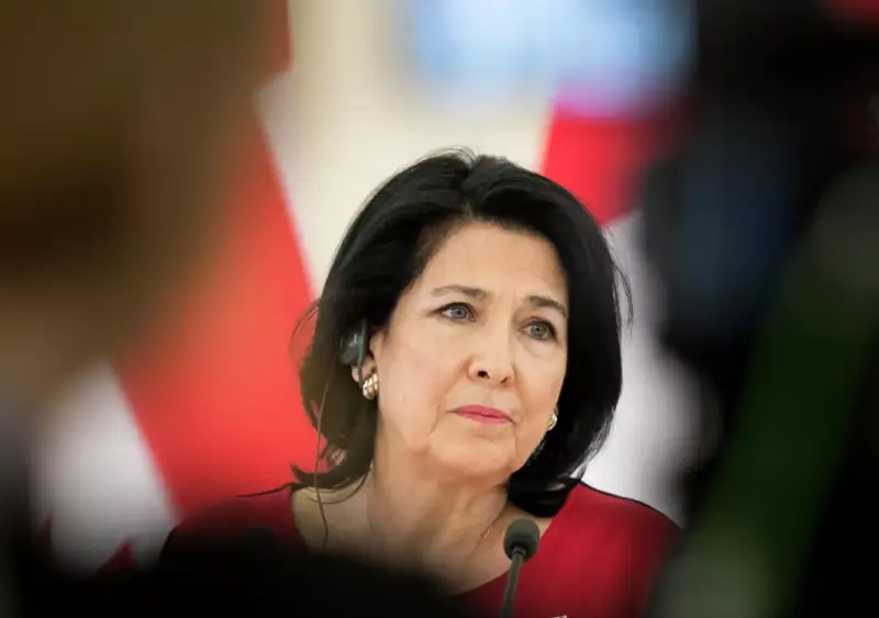 Грузия ҳукмрон партияси Президентга импичмент эълон қилмоқчи