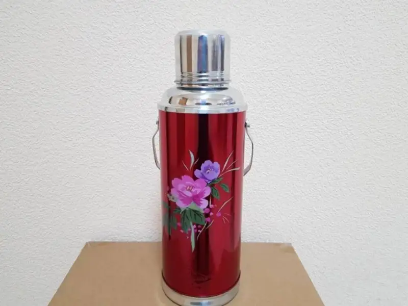 تەرموس ىستىقتى ىستىق، سۋىقتى سۋىق كۇيىندە قالاي ساقتايدى؟