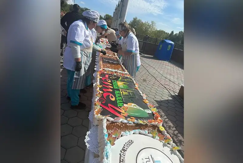 20-метровый торт испекли ко Дню города Семея