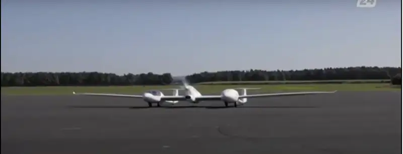 الەمدە سۇيىق سۋتەگىمەن ۇشاتىن ۇشاق تانىستىرىلدى