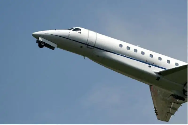 Россияда шахсий самолёт қулаши оқибатида 10 киши ҳалок бўлди