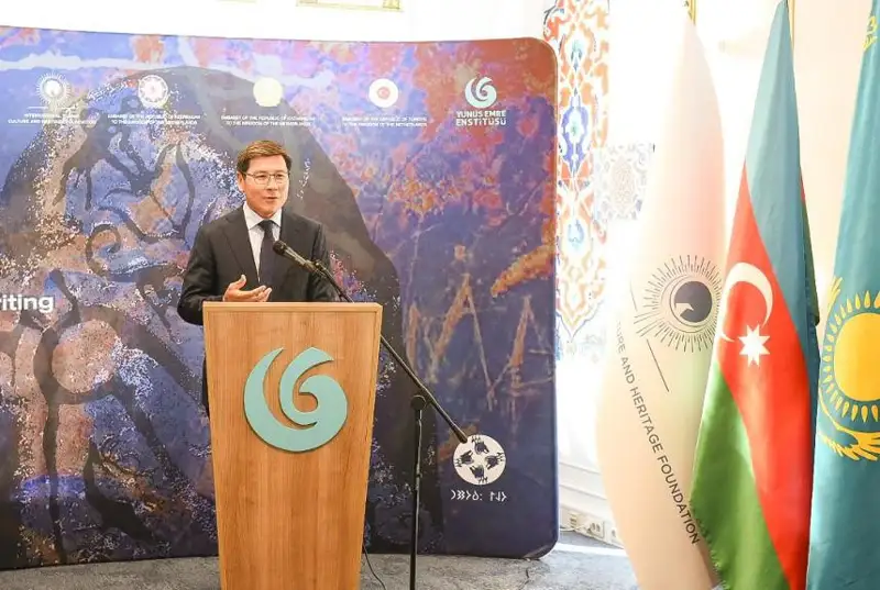 В Амстердаме презентовали выставку «Петроглифы. Тамга и древнетюркская письменность»