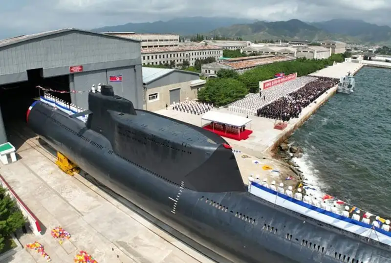 Шимолий Корея ядро қуроли билан жиҳозланган сув ости кемасини ишга туширди
