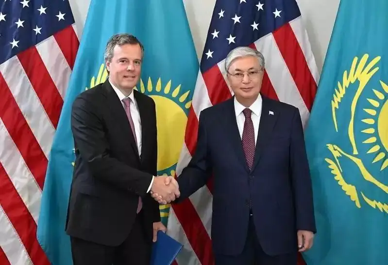 Давлат раҳбари Wabtec компанияси президенти Рафаэль Сантанани қабул қилди