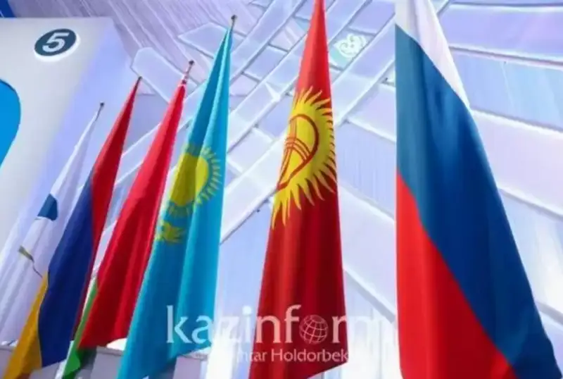 Eksportty qoldaý: EAEO elderi Eýrazııalyq qaıta saqtandyrý kompanııasyn qurady