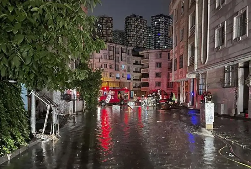 Туркияда кучли ёмғир сув тошқинига сабаб бўлди