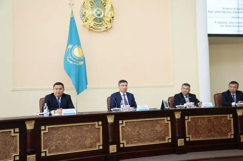 Prezıdent Ákimshiliginiń Basshysy Aqmola oblysynyń jańa ákimin tanystyrdy