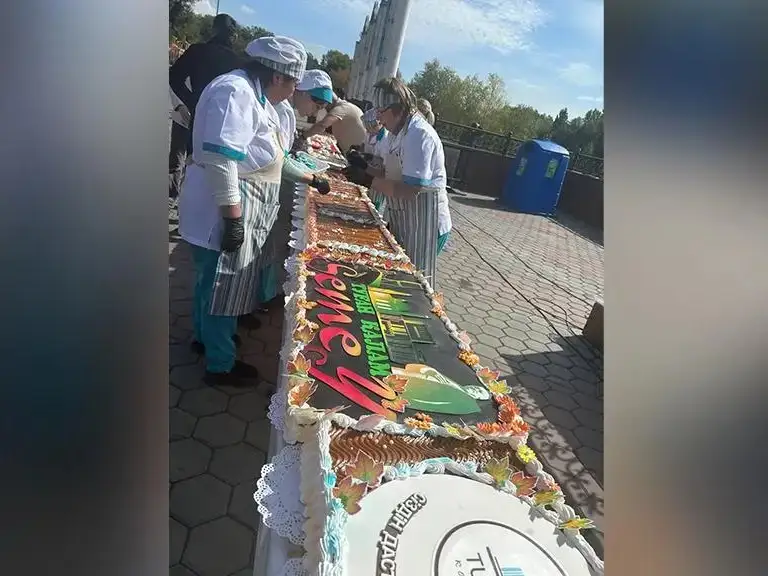Confectioners of Semey baked a 20-metre-long cake in celebration of City Day