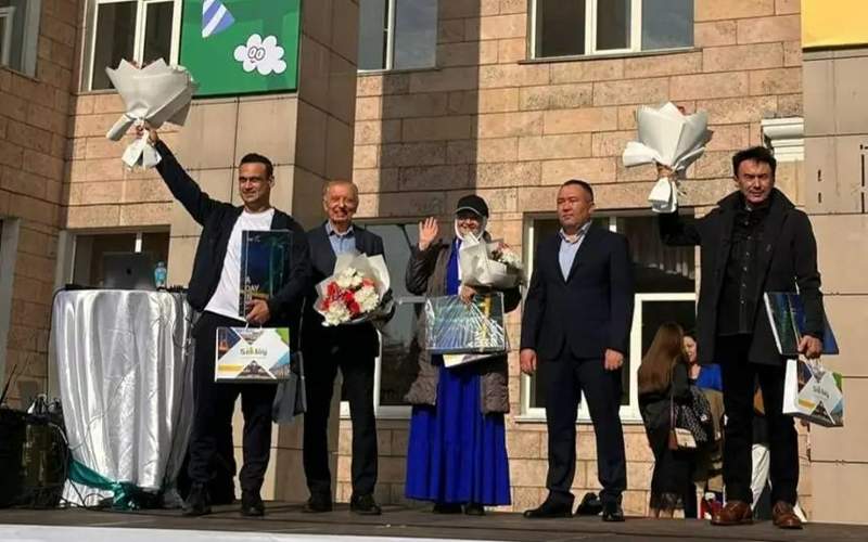 Семейда шаҳар кунига 20 метрли торт пиширилди Семей