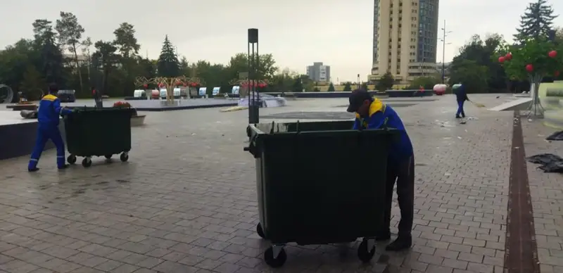 Almatyda mereke kúnderi 520 tekshe metr qoqys shyǵaryldy