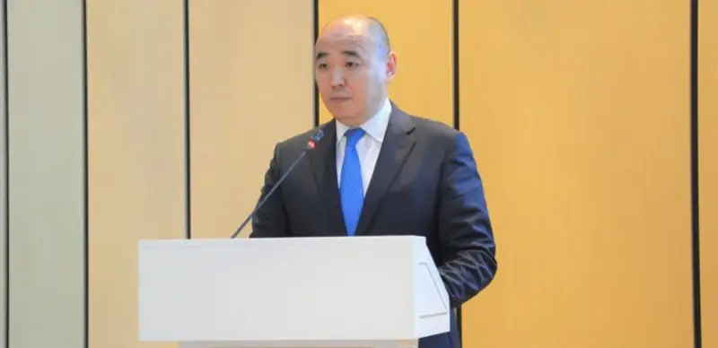 Qanat Sharlapaev