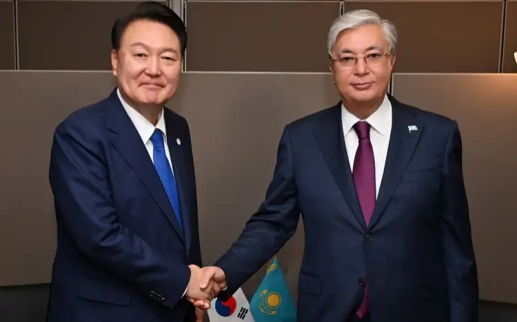  Глава государства провел переговоры с Президентом Республики Корея Юн Сок Ёлем