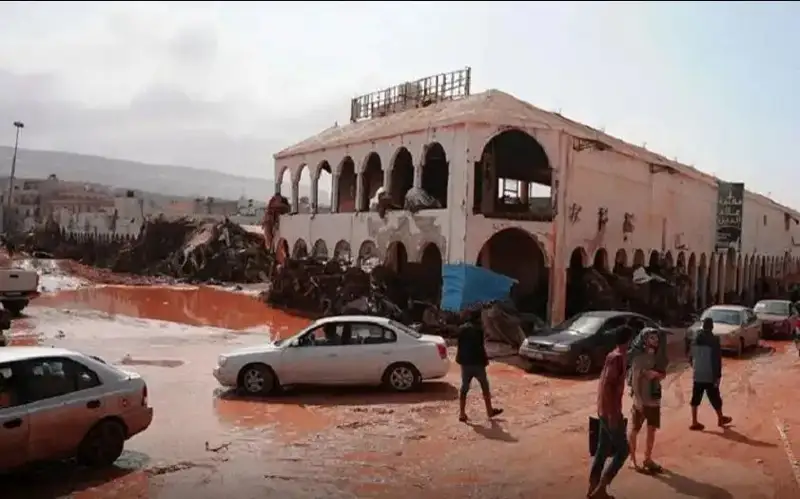 Lıvııada narazy top qala meriniń úıin órtep jiberdi