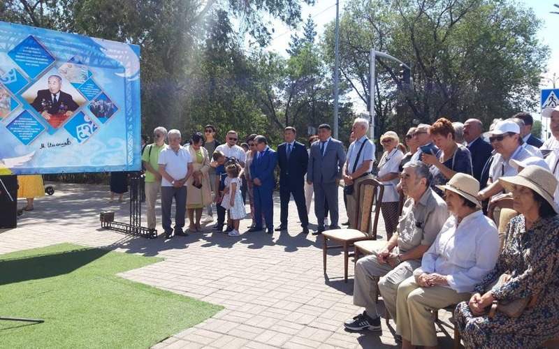 Мемориальная доска Малику Имашеву Мемориальная доска Малику Имашеву