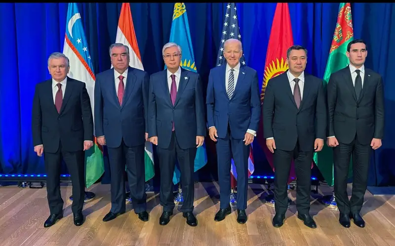 Ortalyq Azııa+