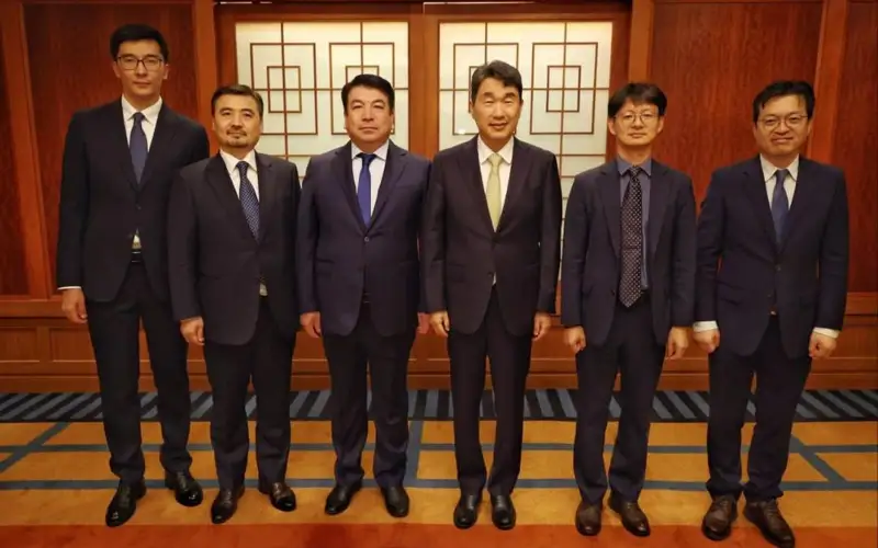 哈韩教育部长讨论教育系统的数字化问题