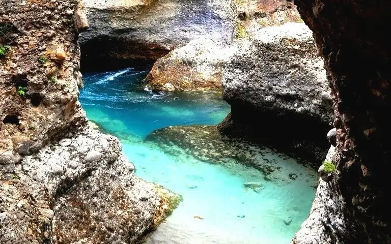 каньон реки аксу