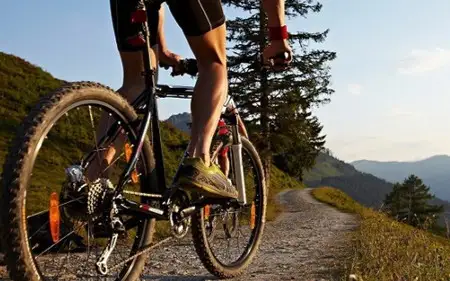 Казахстанский маунтинбайкер вошел в пятерку на Азиаде