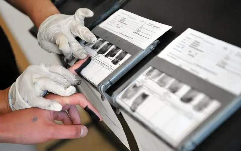 Обязательное снятие отпечатков пальцев: МВД гарантирует безопасность личных данных